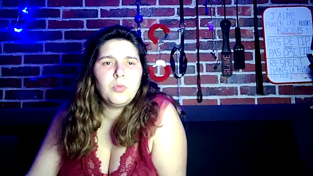 Snapshot of Heleneecesmecs2 chatting on November 9, 8:02 pm Heleneecesmecs2 online show from November 9, 8:02 pm