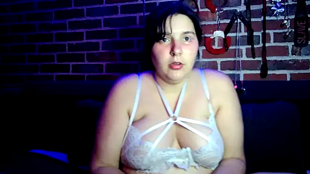 Snapshot of Heleneecesmecs2 chatting on November 2, 11:21 pm Heleneecesmecs2 online show from November 2, 11:21 pm