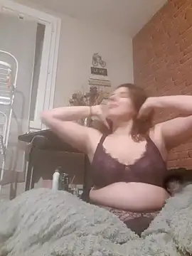 Snapshot of Heleneecesmecs2 chatting on February 19, 9:03 pm Heleneecesmecs2 online show from February 19, 9:03 pm