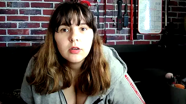 Snapshot of Heleneecesmecs2 chatting on September 29, 9:38 am Heleneecesmecs2 online show from September 29, 9:38 am