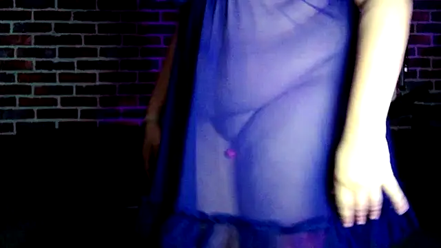 Snapshot of Heleneecesmecs2 chatting on September 13, 10:10 pm Heleneecesmecs2 online show from September 13, 10:10 pm