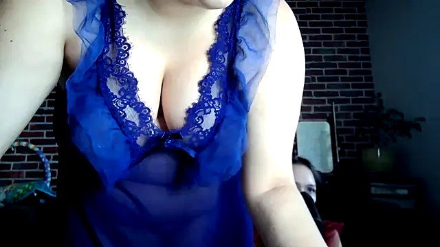 Snapshot of Heleneecesmecs2 chatting on September 21, 2:00 pm Heleneecesmecs2 online show from September 21, 2:00 pm