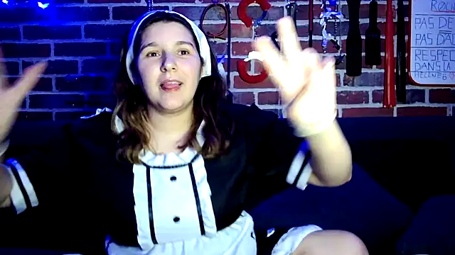 Snapshot of Heleneecesmecs2 chatting on November 6, 9:41 pm Heleneecesmecs2 online show from November 6, 9:41 pm