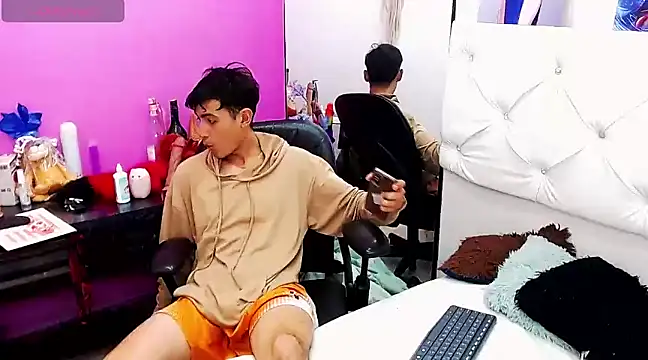 Snapshot of x_daviid_x chatting on January 21, 4:10 am x daviid x online show from January 21, 4:10 am