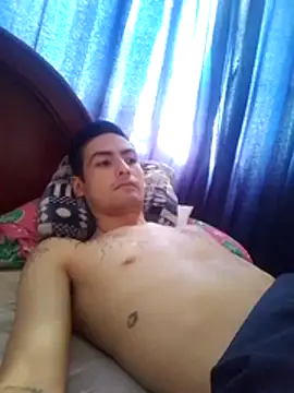 Snapshot of x_daviid_x chatting on November 20, 7:47 pm x daviid x online show from November 20, 7:47 pm