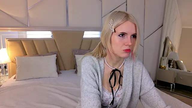 NellieLoyns online show from March 6, 5:11 pm