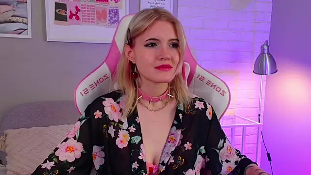 NellieLoyns online show from March 4, 11:32 pm