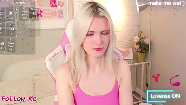 NellieLoyns online show from March 7, 5:18 pm