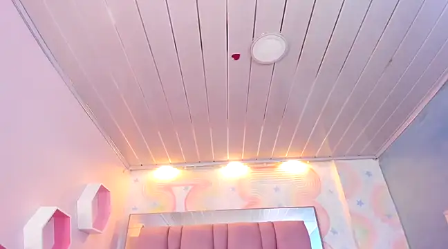 Snapshot of nairea_angels chatting on February 15, 11:58 pm nairea angels online show from February 15, 11:58 pm