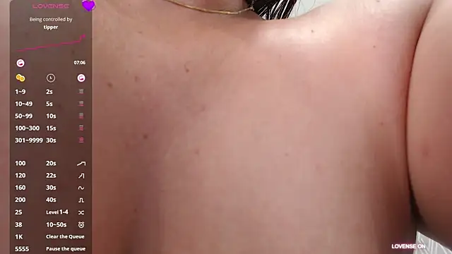 Snapshot of MommyHelpsmee chatting on March 11, 8:19 am MommyHelpsmee online show from March 11, 8:19 am