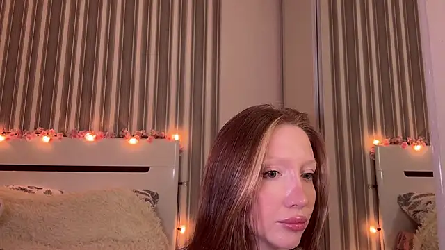 Snapshot of Awwwrora chatting on November 20, 3:45 pm Awwwrora online show from November 20, 3:45 pm