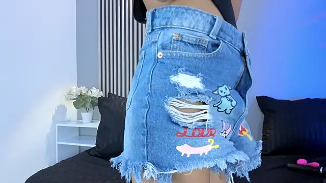 GysellHanson online show from March 9, 11:58 am