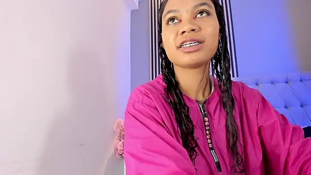 GysellHanson online show from December 5, 11:31 am