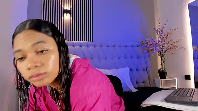 GysellHanson online show from December 2, 11:34 am