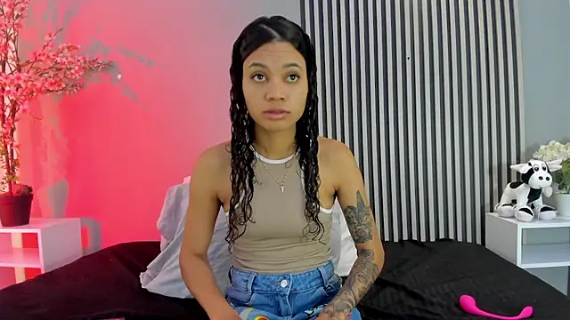 GysellHanson online show from February 24, 11:33 am