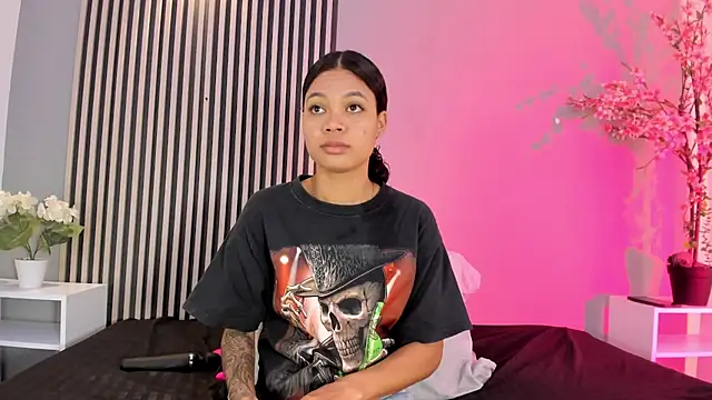 GysellHanson online show from March 6, 11:38 am