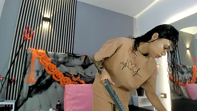 GysellHanson online show from October 31, 11:29 am