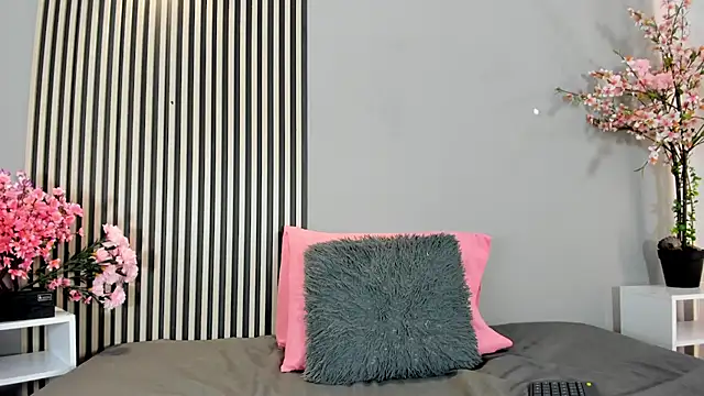 GysellHanson online show from February 5, 11:28 am