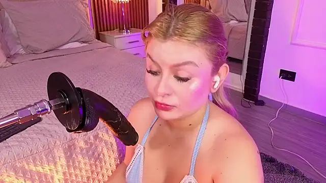 LolaAngellx online show from June 18, 9:20 pm