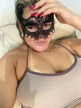 Casadadelicia26 online show from February 15, 6:25 am