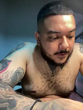 El Titan1998 online show from April 2, 8:04 pm