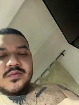 El Titan1998 online show from March 9, 9:36 pm