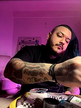 El Titan1998 online show from October 23, 10:30 pm