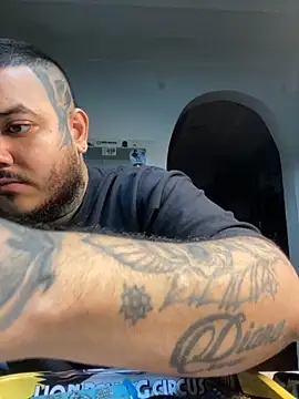 El Titan1998 online show from October 2, 11:41 pm