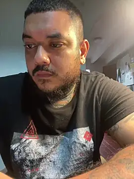 El Titan1998 online show from April 7, 8:21 pm