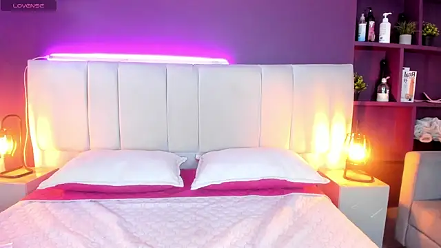 PamelaEvans   online show from January 11, 8:21 pm