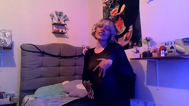 BlueStoneX online show from April 18, 9:22 am