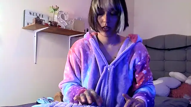 BlueStoneX online show from March 27, 7:50 am