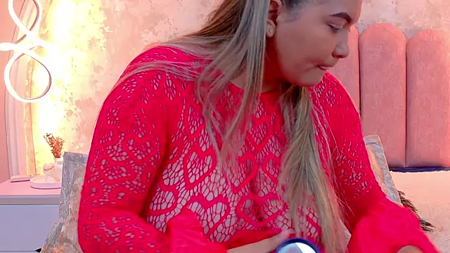 MiaLaurents online show from April 9, 4:25 am