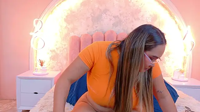 MiaLaurents online show from March 26, 3:16 am