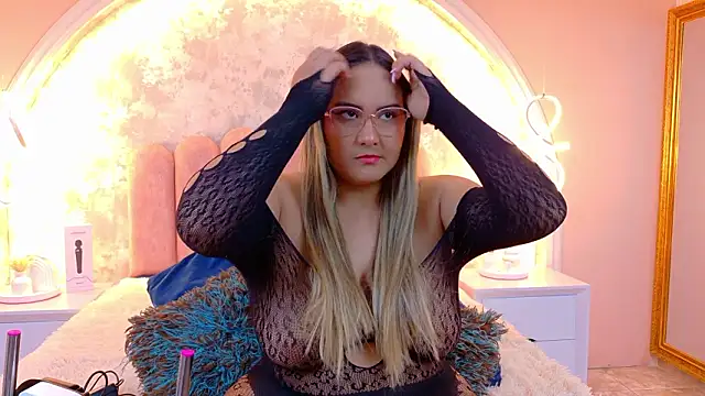 MiaLaurents online show from March 5, 3:14 am