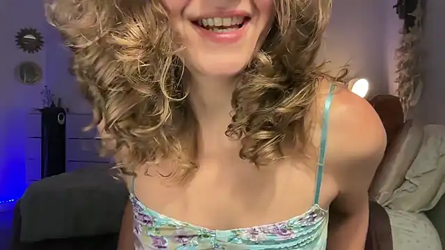 leahsparkles online show from September 15, 4:46 am