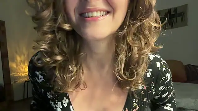 leahsparkles online show from October 18, 11:34 am