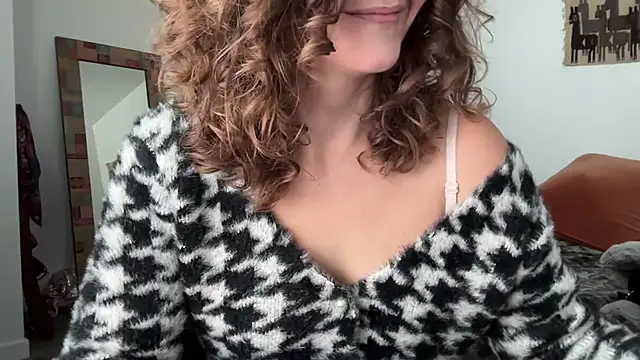 Snapshot of leahsparkles chatting on November 24, 3:01 pm leahsparkles online show from November 24, 3:01 pm