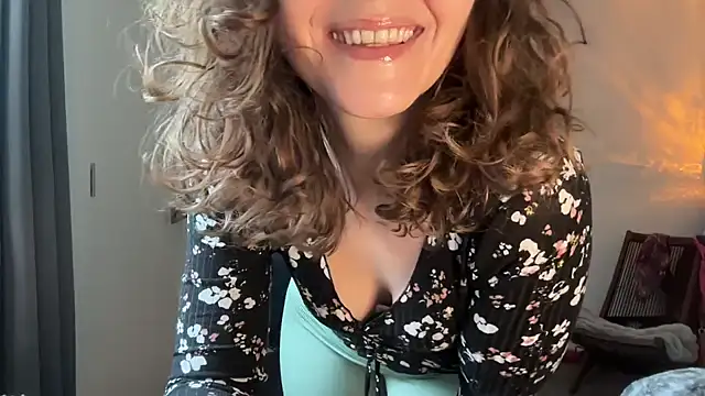 leahsparkles online show from March 22, 3:13 pm