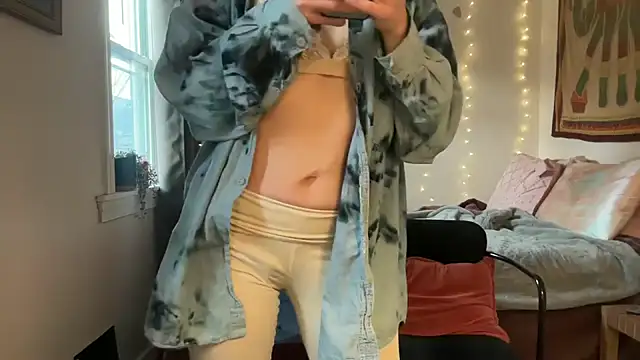 leahsparkles online show from February 18, 12:39 pm