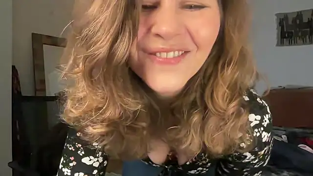 Snapshot of leahsparkles chatting on November 30, 1:23 pm leahsparkles online show from November 30, 1:23 pm