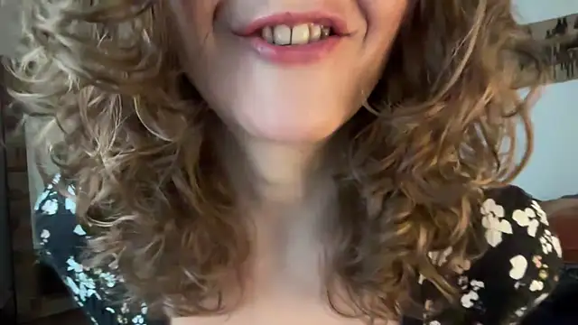 Snapshot of leahsparkles chatting on November 9, 1:37 pm leahsparkles online show from November 9, 1:37 pm