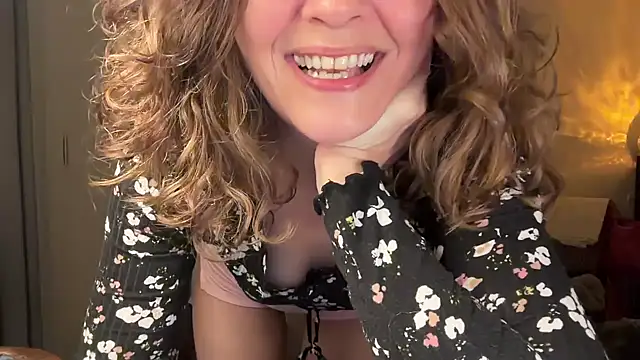 leahsparkles online show from March 18, 3:31 am