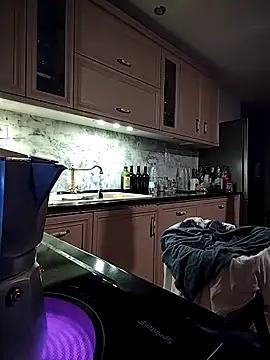 kevincumporn online show from March 11, 4:17 am