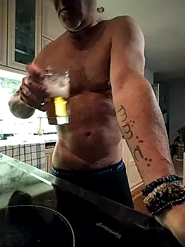 kevincumporn online show from March 17, 4:32 pm