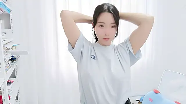 Snapshot of Lucky-kaka999 chatting on October 23, 12:53 am Lucky-kaka999 online show from October 23, 12:53 am