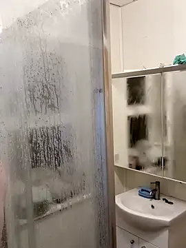 Snapshot of Eddyfrancis87 chatting on September 11, 9:26 pm Eddyfrancis87 online show from September 11, 9:26 pm