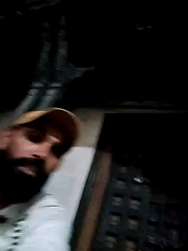 Snapshot of mojmasti143 chatting on December 21, 1:10 pm mojmasti143 online show from December 21, 1:10 pm