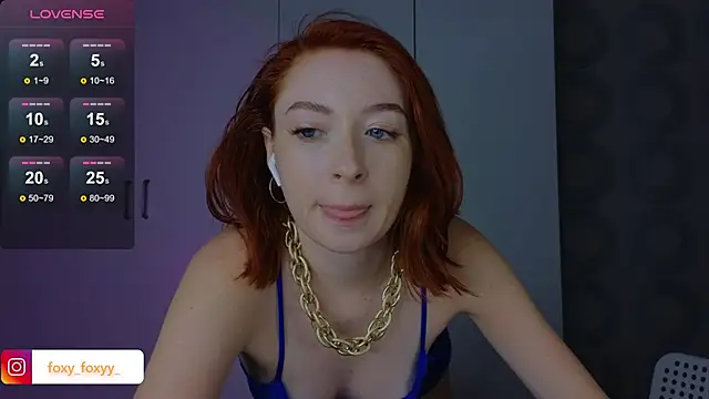 Cuteroxyfoxy online show from April 4, 12:12 pm