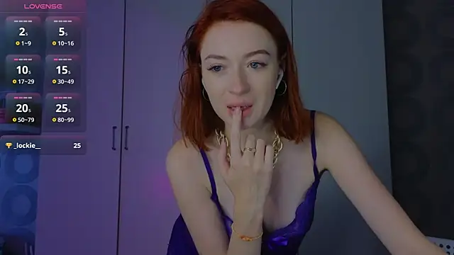 Snapshot of Cuteroxyfoxy chatting on June 4, 5:12 am Cuteroxyfoxy online show from June 4, 5:12 am